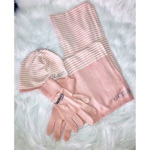 GUESS HAT,SCARF & GLOVES
